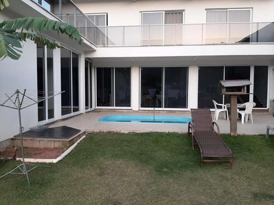 Casa com Piscina e Hidromassagem Montoski