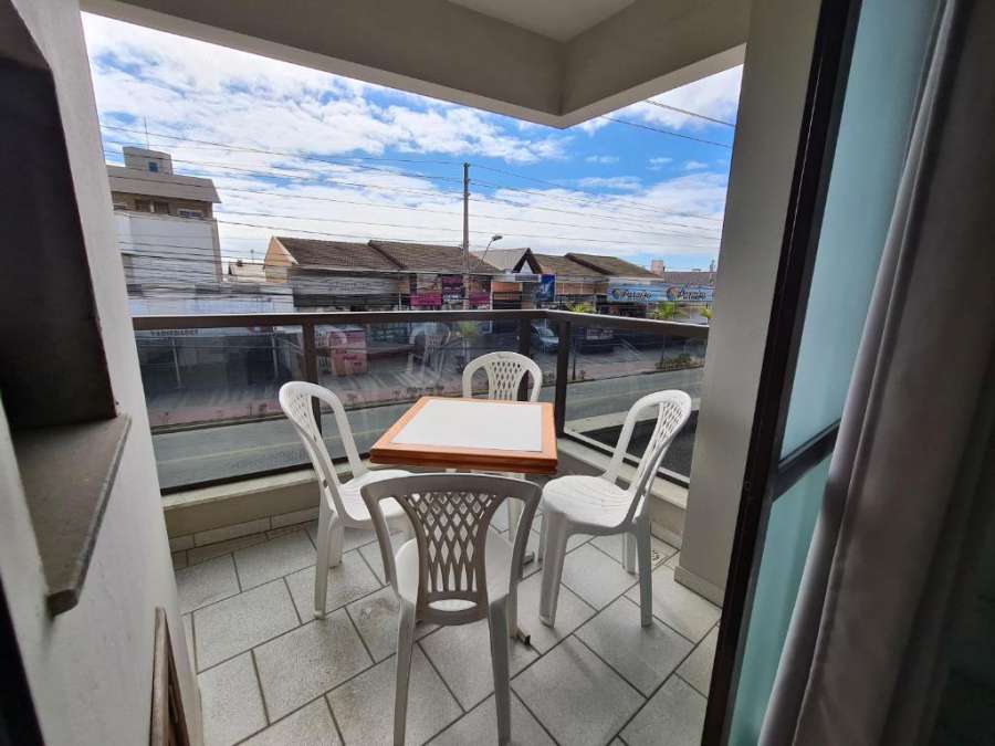 Apartamento 50 metros da praia