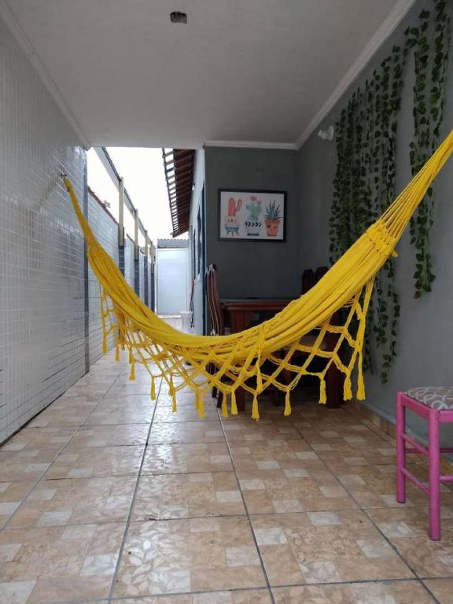 Casa Grande Inteira Bem Localizada