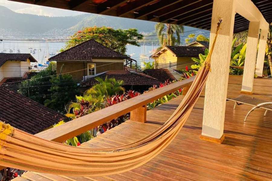 Casa com vista para o mar em condomínio em Angra