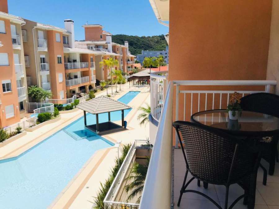 VISTA PARA A PISCINA PASSOS DA PRAIA!!