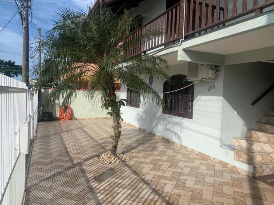 Casa Térrea Próximo a Praia de Ilhas