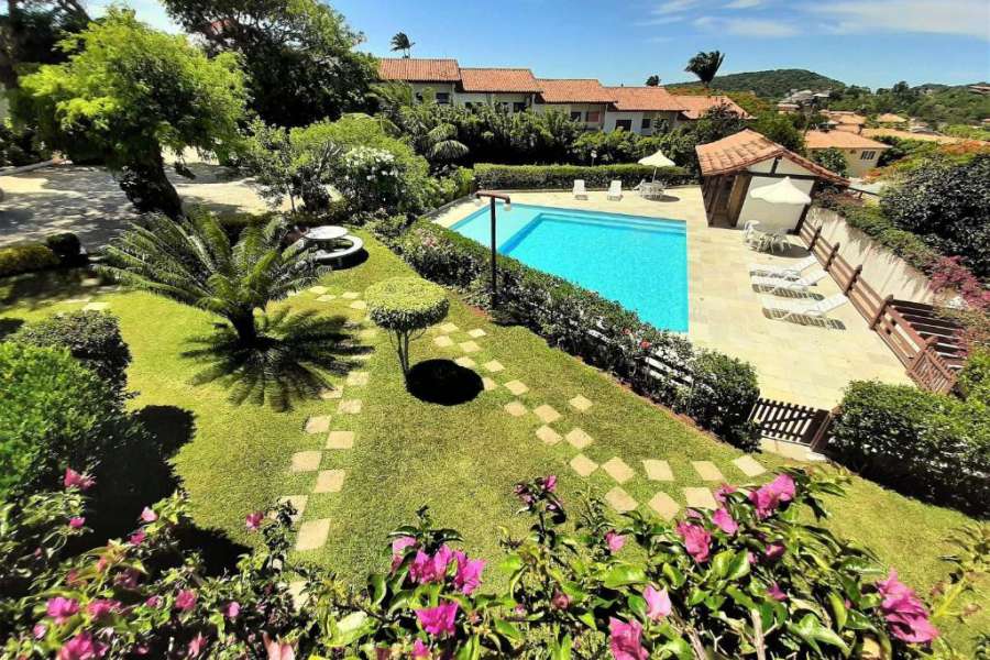 Casa em condomio fechado proxima a Orla Bardot