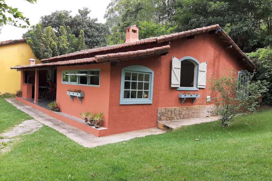 Linda casa em Miguel Pereira para até 06 pessoas