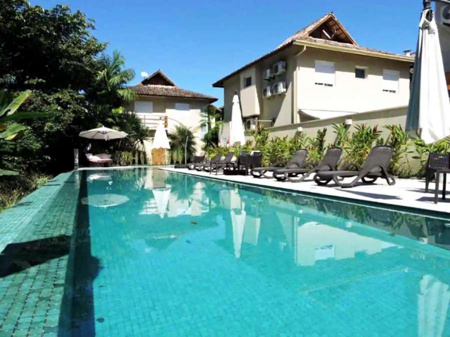 Casa com lazer em condominio fechado em Juquehy SP