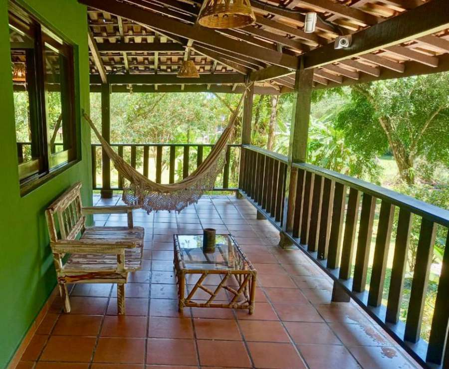 Sitio com linda casa pertinho da praia