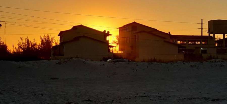 Casa à beira-mar com lazer total na Praia das Dunas