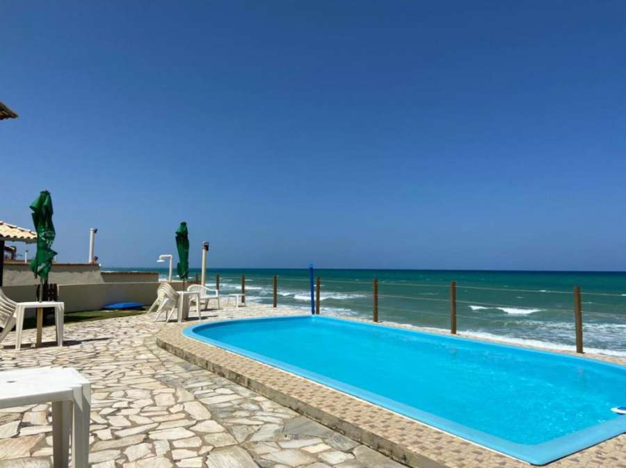 Casa Completa em condomínio à beira mar