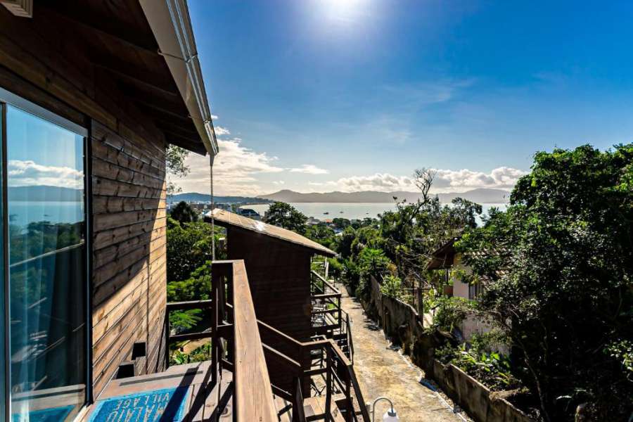 Aconchegante chalé com vista mar em Jurerê MAV002