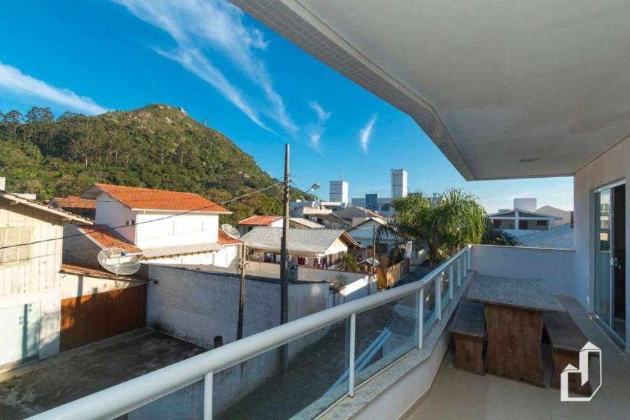 Apartamento com 03 dormitórios