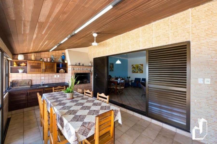 Casa aconchegante com o pôr-do-sol mais lindo da cidade