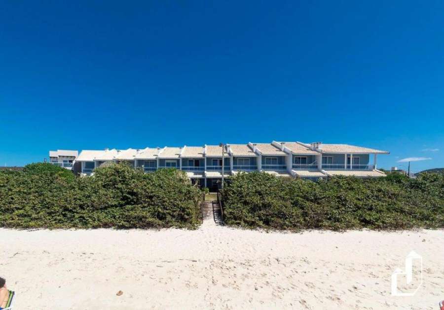 Com 02 suítes - Venha recarregar as energias à beira mar