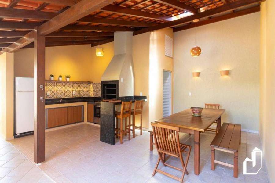 Casa com 03 dormitórios uma verdadeira preciosidade para suas férias