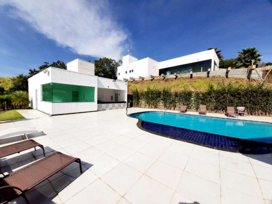 Casa Duplex com 03 Suites em Condomínio