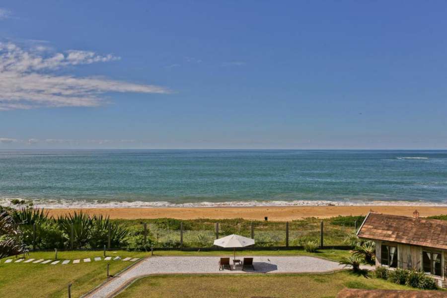 Praia do Estaleiro Guest House