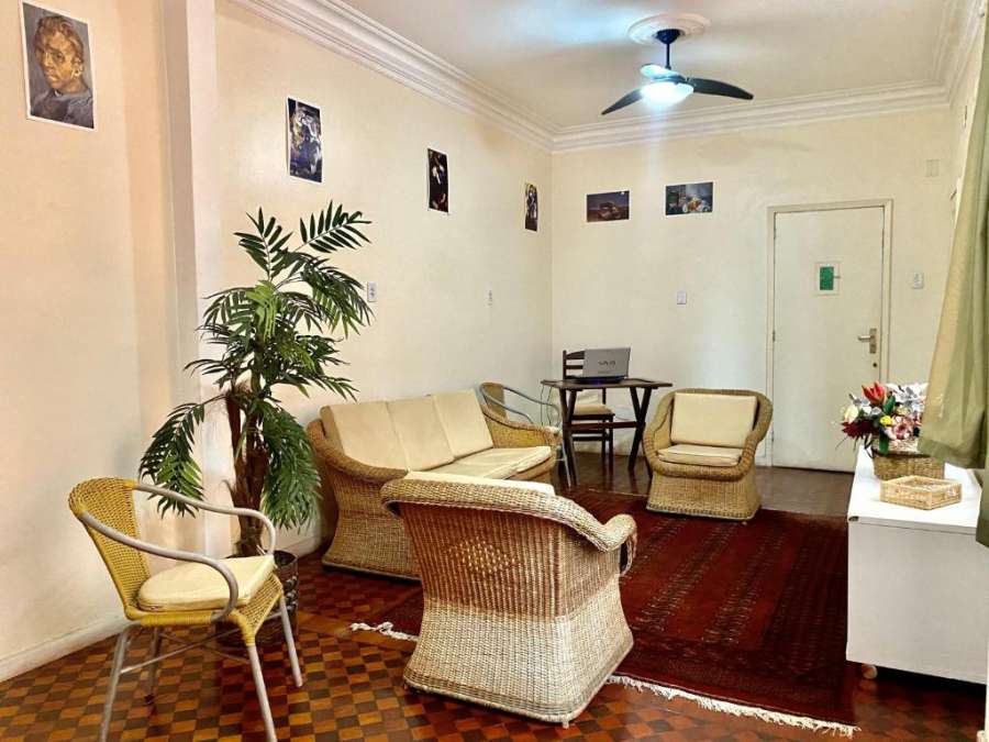Aluguel de Quartos - Um quarteirão da Praia de Copacabana