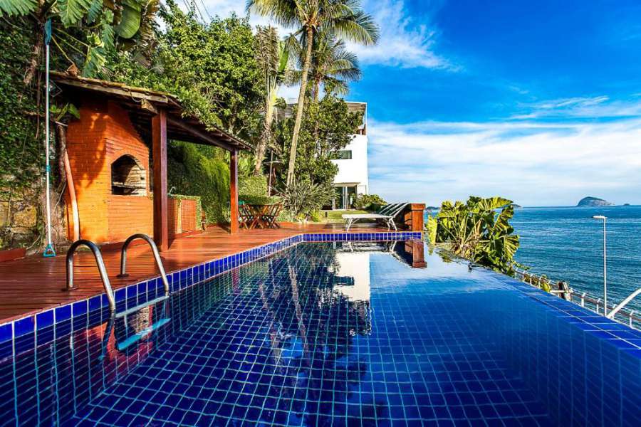 Charming Ocean Front Villa - São Conrado