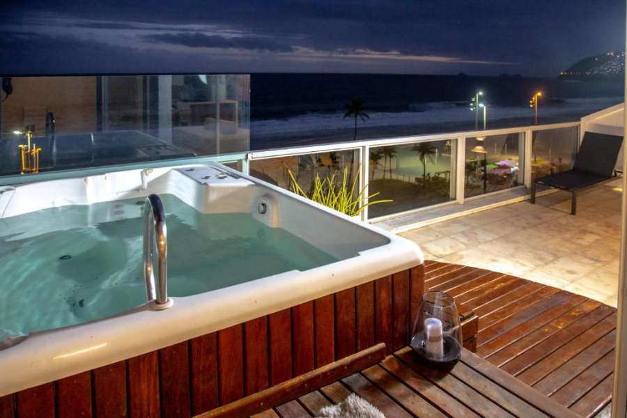 CaviRio VSC2 Cobertura com Vista Mar com Jacuzzi Privativa em Ipanema