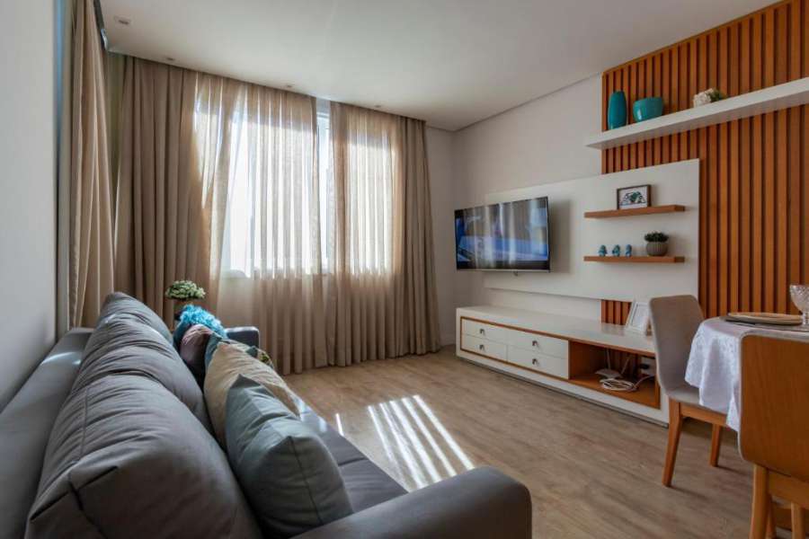 Rosa Apartamento Bernard Wolf 102