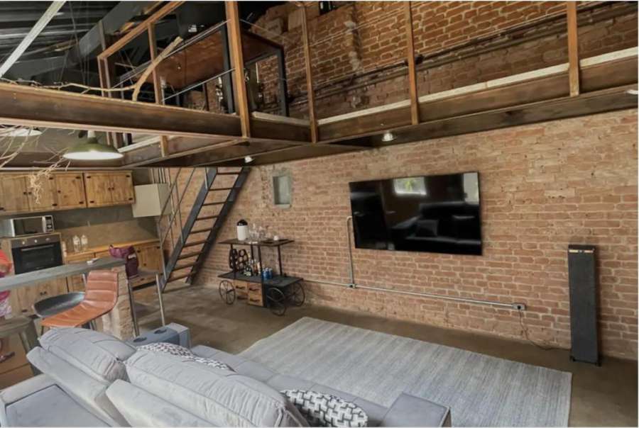 Casa Loft Industrial c/ Área Externa/Cama King/Churrasqueira