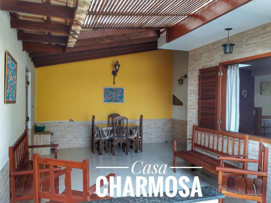 CASA CHARMOSA NA PRAIA PROX. A O CENTRO