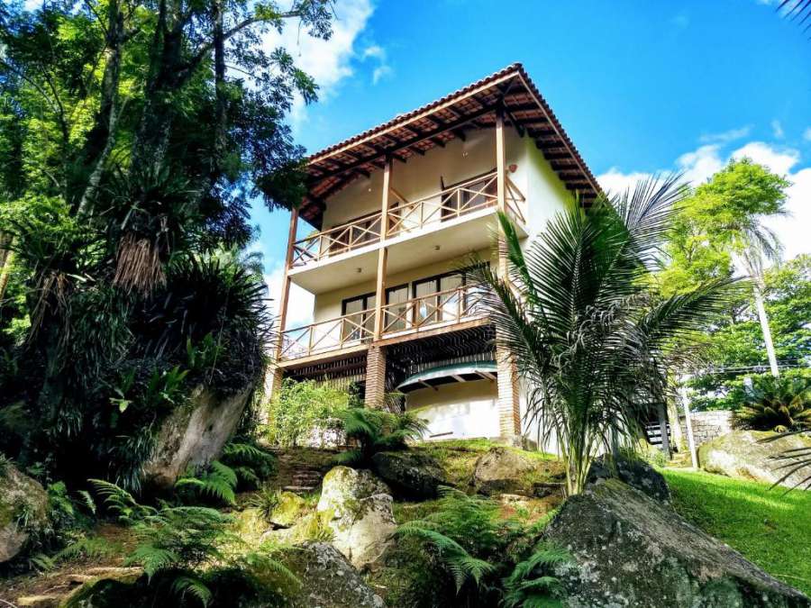 Casa e Chalé na Praia do Julião