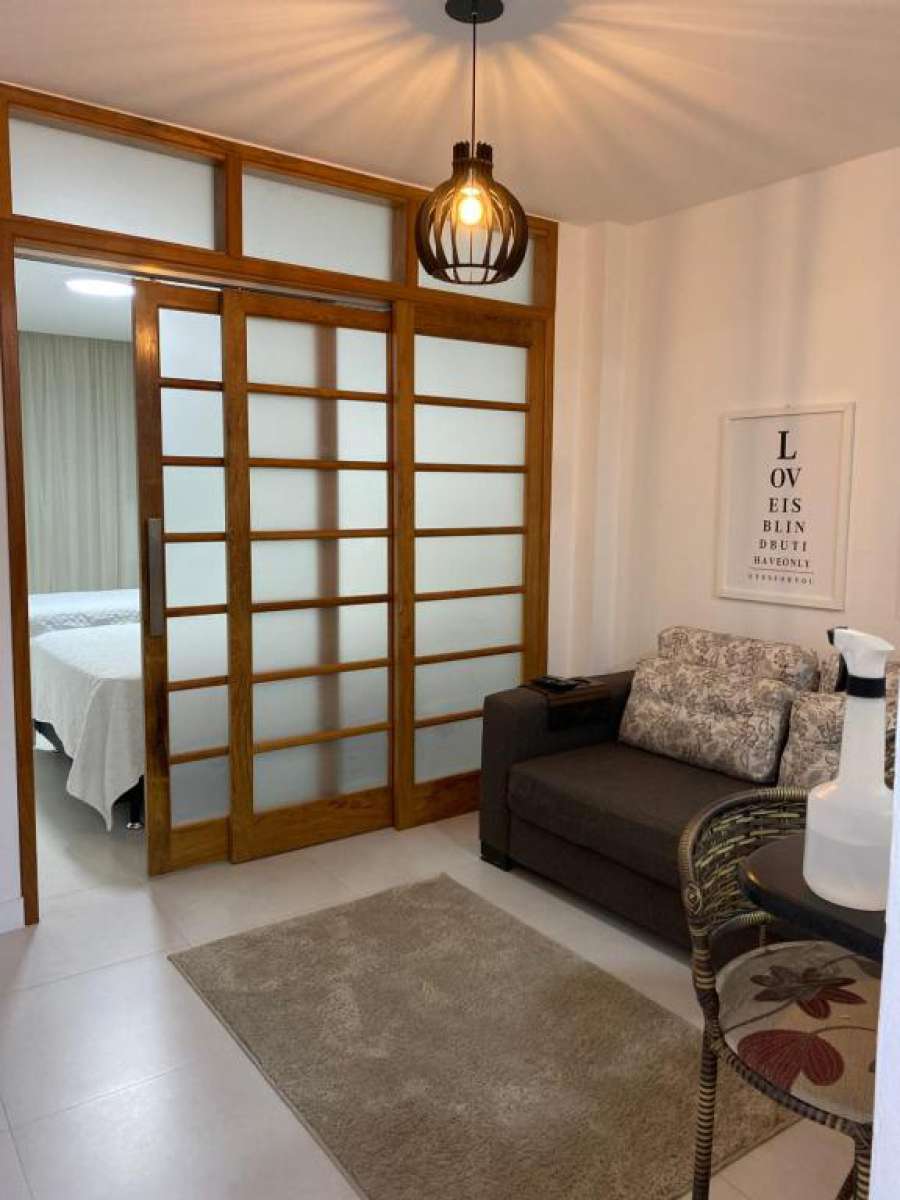 Apartamento Copacabana - Quadra da Praia