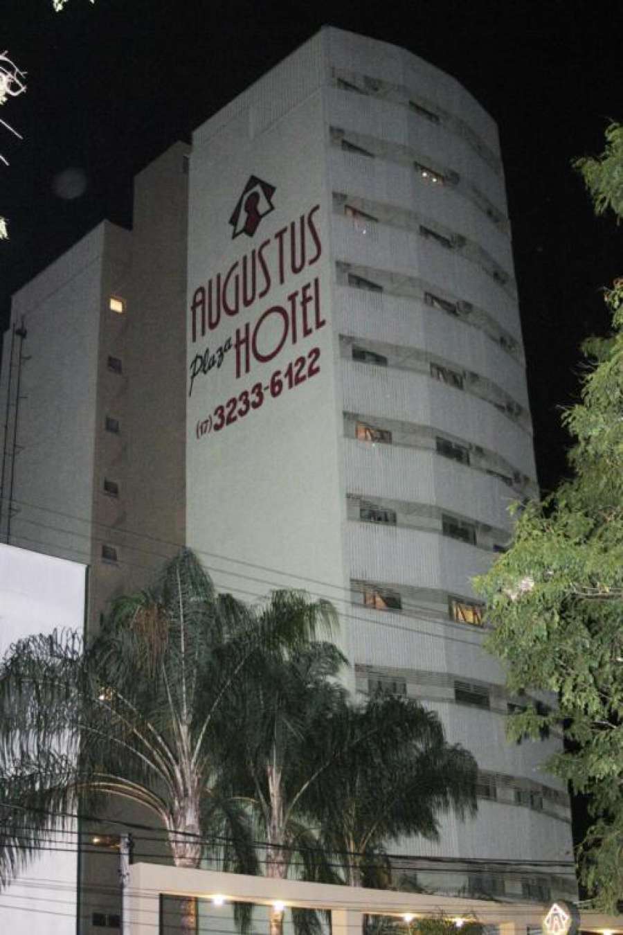 Foto do Augustus Plaza Hotel