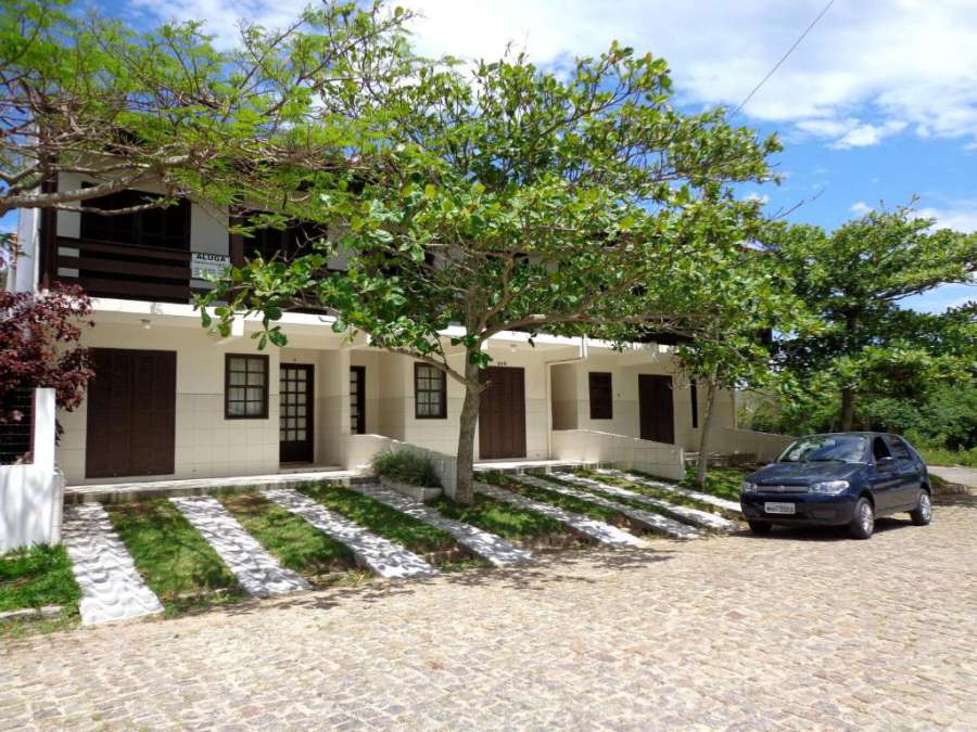 RESIDENCIAL COM CASAS DE 3 DORM Foto do RESIDENCIAL COM CASAS DE 3 DORM