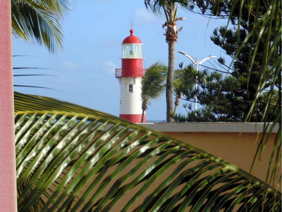 Foto do Farol Beach