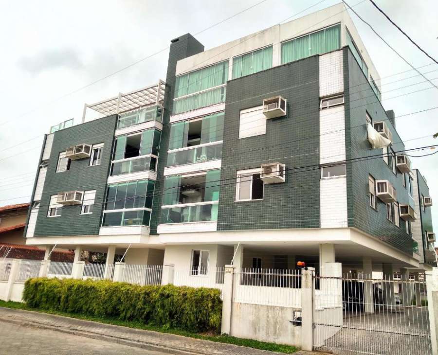 Foto do Apartamento de 2 quartos a 3 minutos a pé da praia de Cachoeira de Bom Jesu com águas calmas