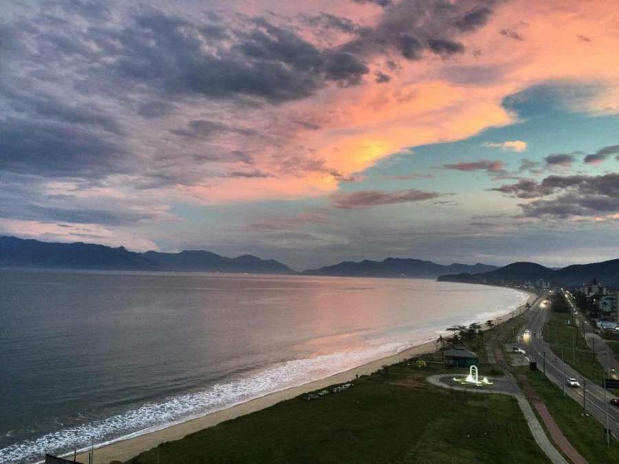 Foto do Massaguaçu pé na areia