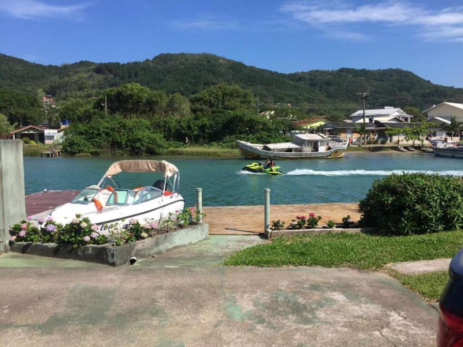 Foto do Otimo casa no canal da Barra da Lagoa com trapiche particular