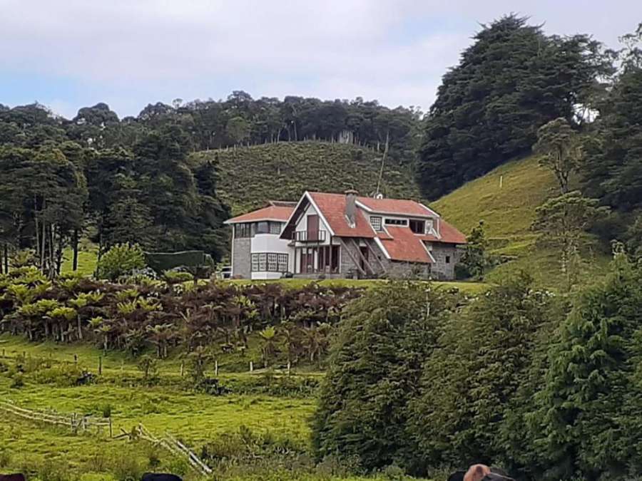 Foto do Chácara com churrasqueira e wifi em Cunha