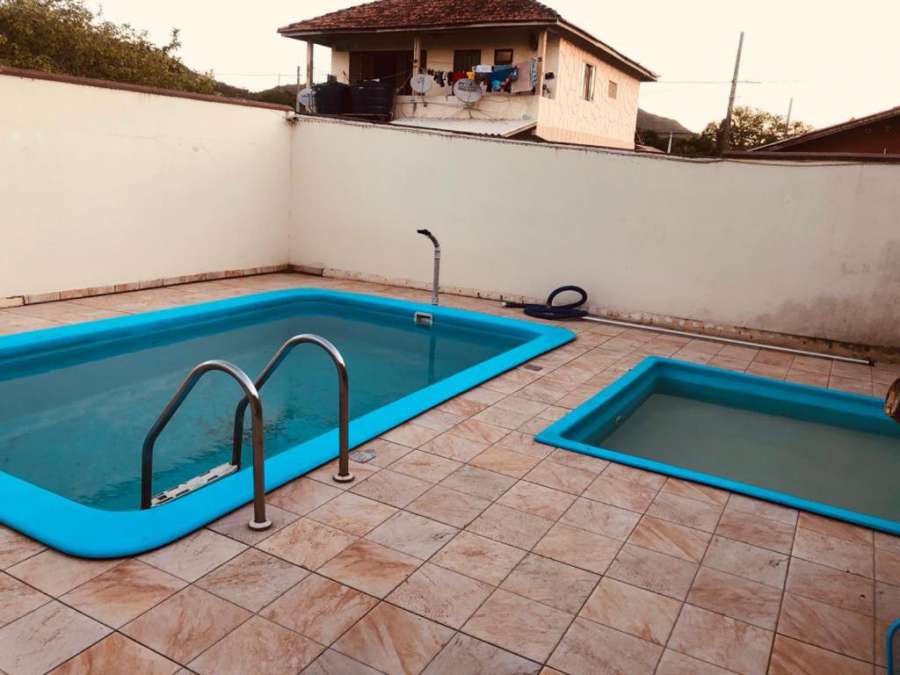 casa com piscina Foto do casa com piscina