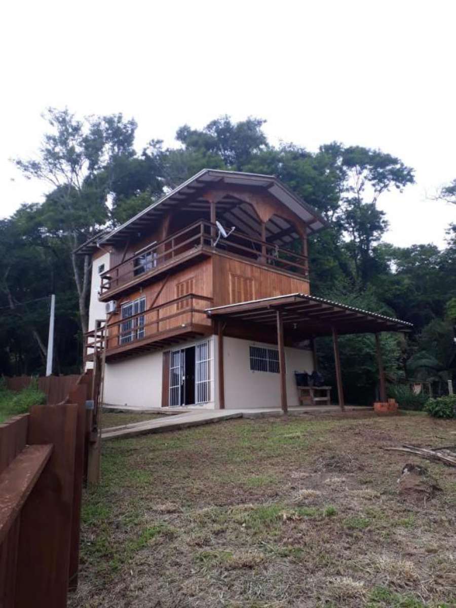 Casa climatizada com suíte e sacadas Foto do Casa climatizada com suíte e sacadas