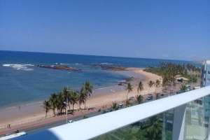 Flat Smart Itapoan - Em frente a praia. Foto do Flat Smart Itapoan - Em frente a praia.