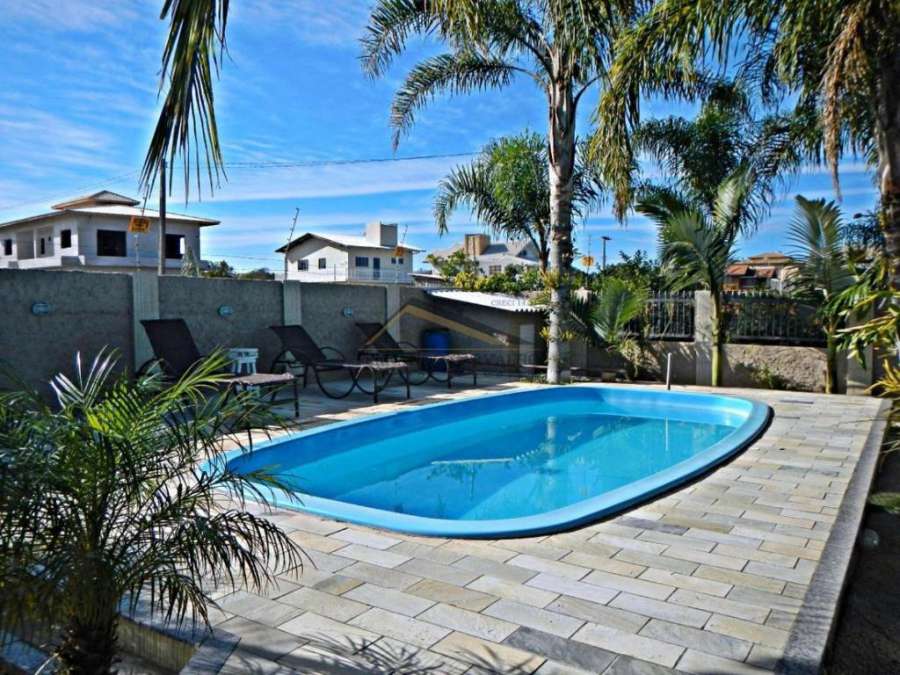 Casa com piscina em Canto grande Foto do Casa com piscina em Canto grande