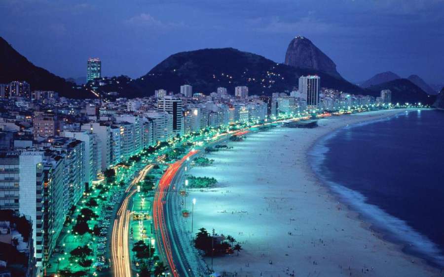 Foto do Copacabana ao lado do Metrô